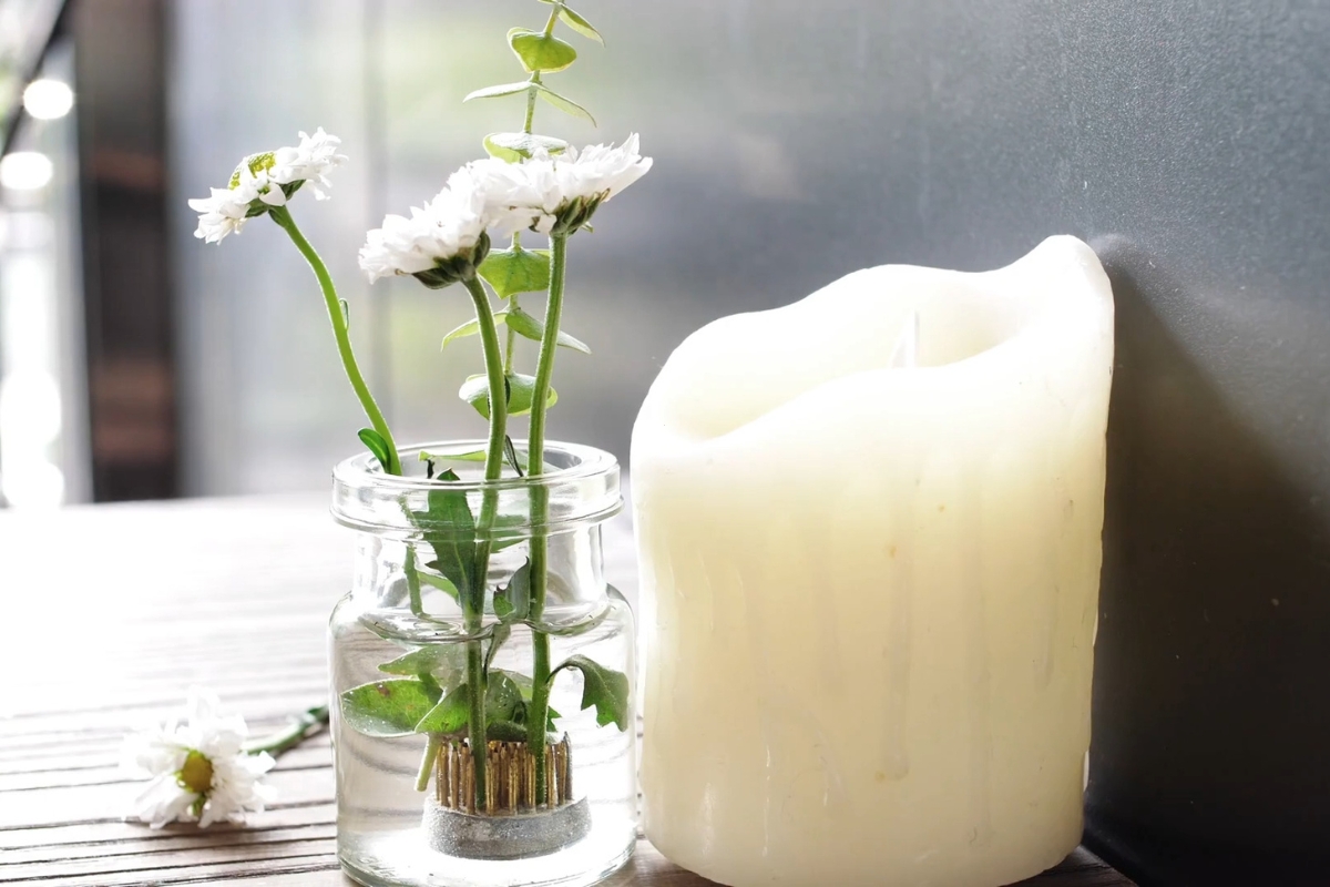 prikaz cveća u vazi