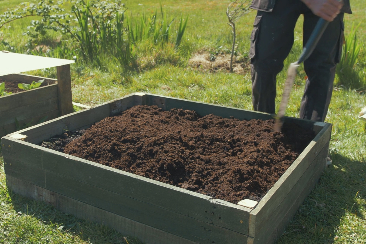 osoba pravi kompostište
